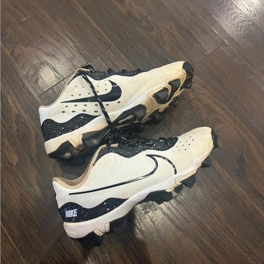 Nike Kids' Cream and Black Sneakers